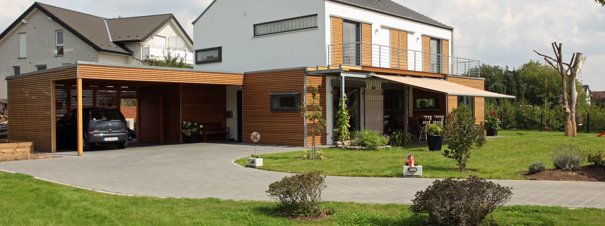 CARPORT_ABRI_JARDIN 2000X750 | Delta systems Peut-on associer un carport à un abri de jardin sans surcharger visuellement son extérieur ? Saint-Louis